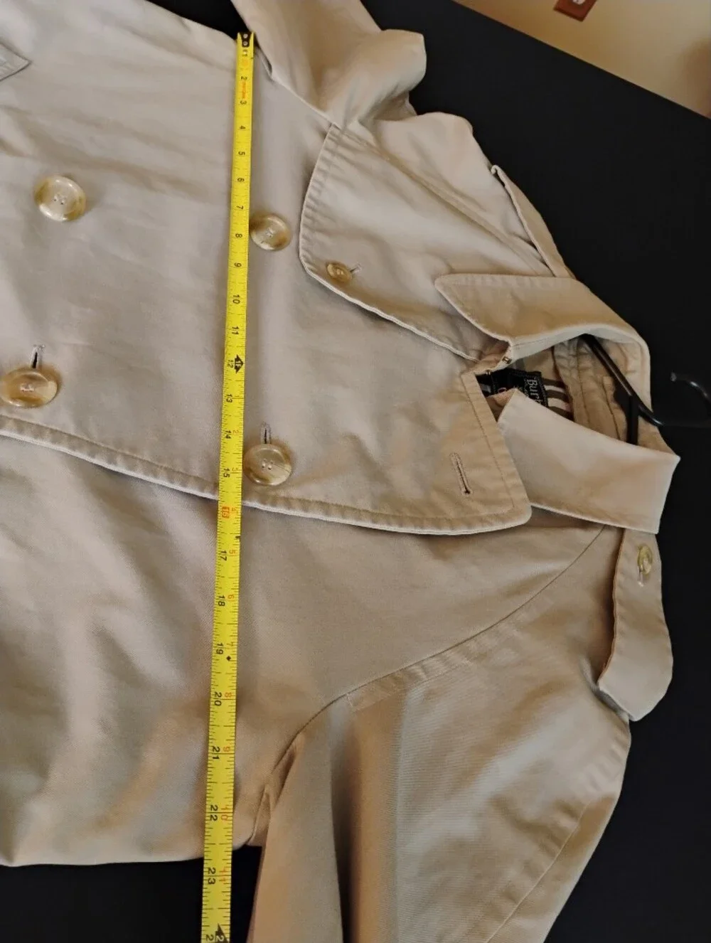 Vintage Burberry Beige Women's Trench Coat with Signature Check Lining - Picture 12 of 13